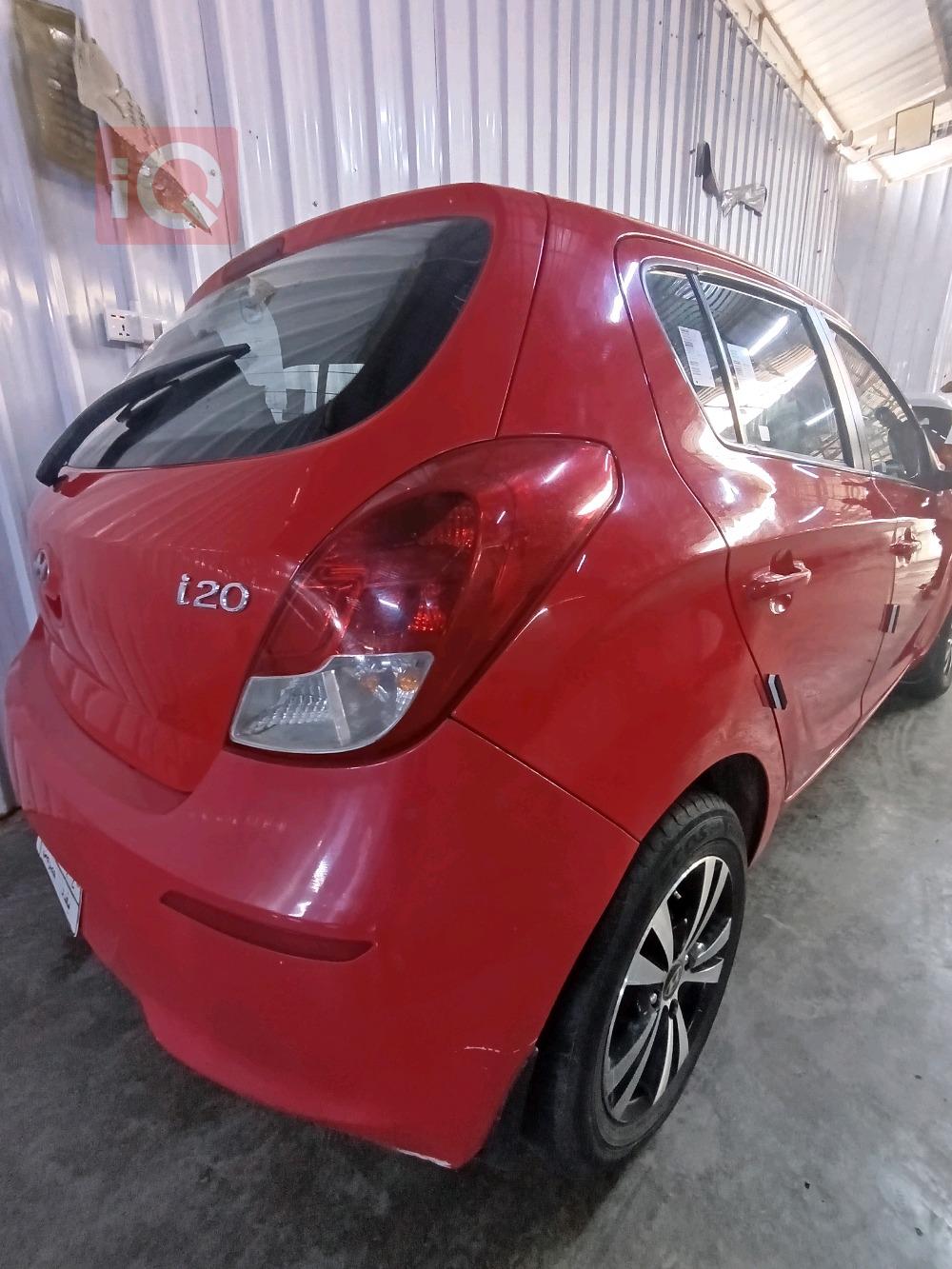 هیوندای i20